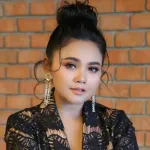 ยอมให้เธอนอกใจ